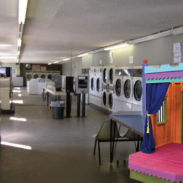 laundromat-theater.